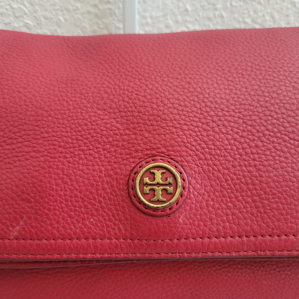 TorryBurch Red Pebbled Leather Crossbody BagTorryBurch Red Pebbled Leather Cross